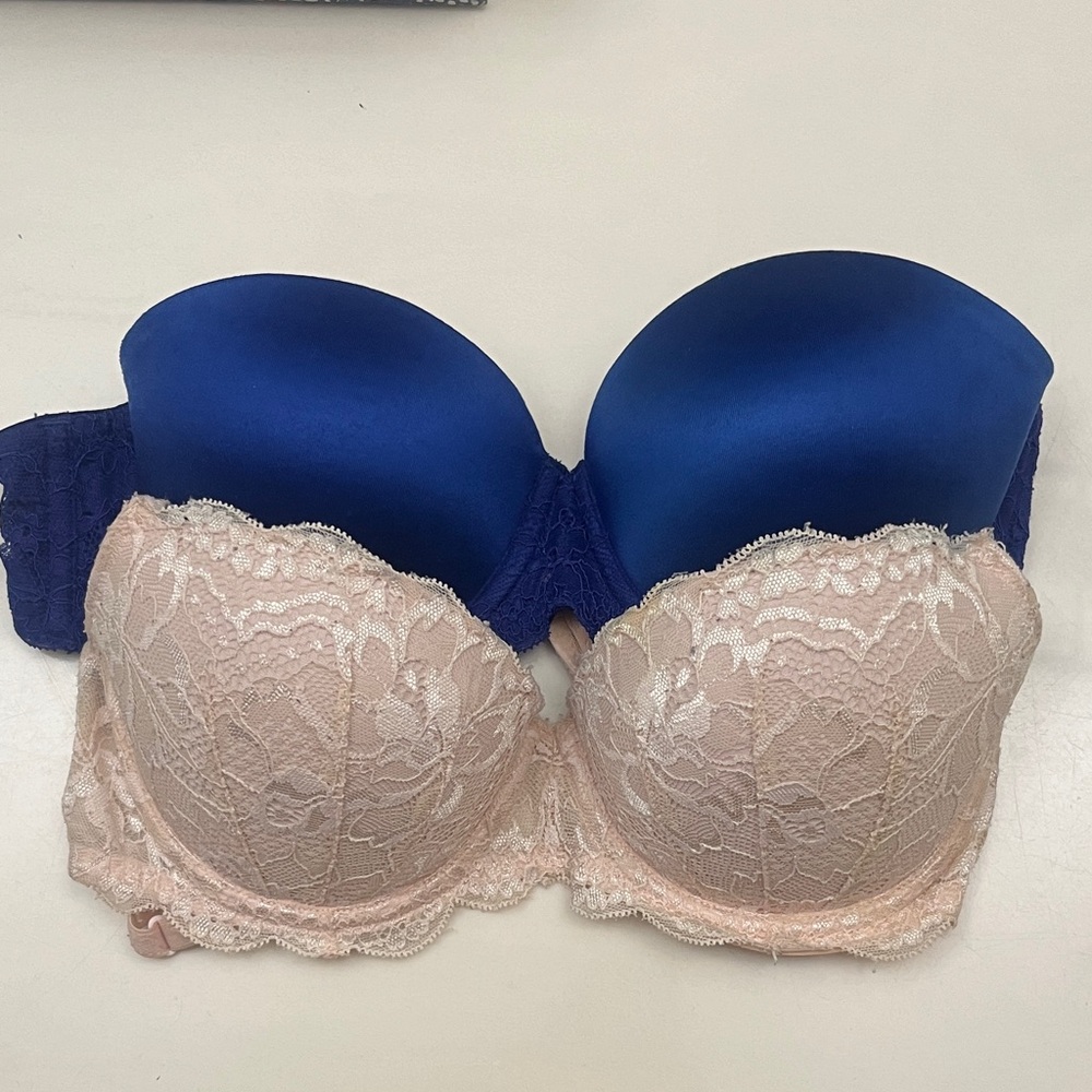 Victoria's Secret Blue and Light Pink Lace Bra